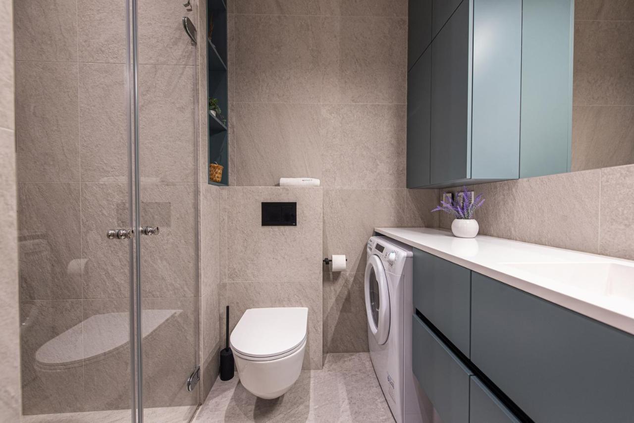 Cohost I New Basteja Life Apartments W-Garage Prkg & Self Check-In Vilnius Bagian luar foto